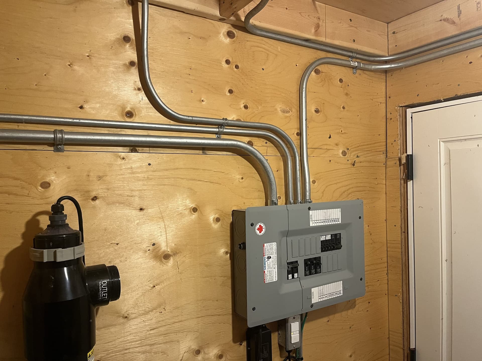 Electrical panel upgrade by Levere Electric, London, Ontario (photo 7 of 10)